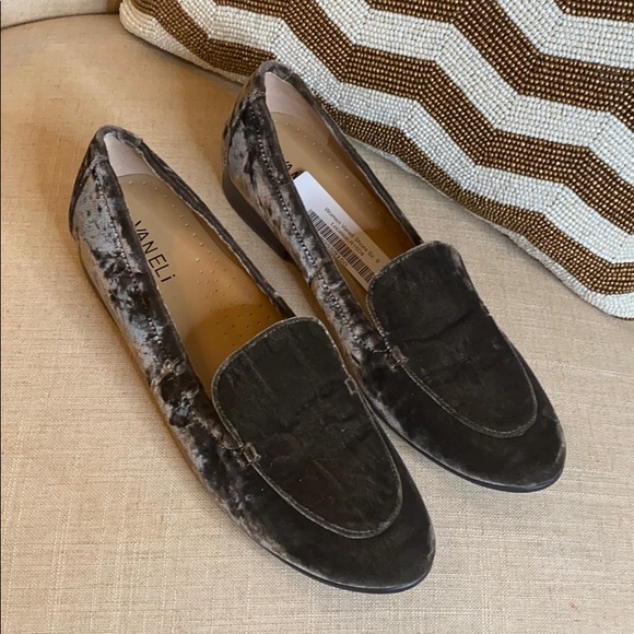 Van Eli Velvet Shoes - Picture 2 of 6